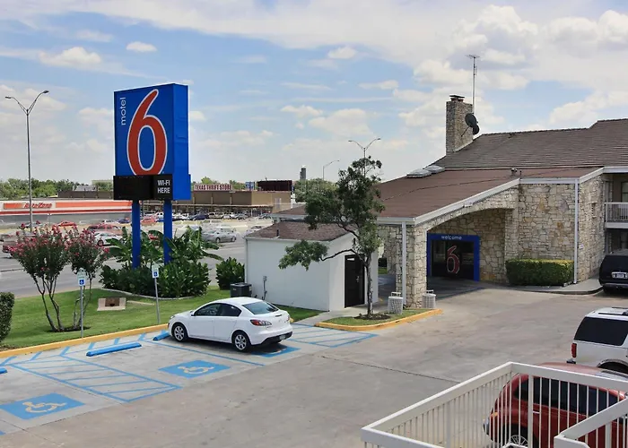 Motel 6 Austin, Tx - Central Downtown Ut