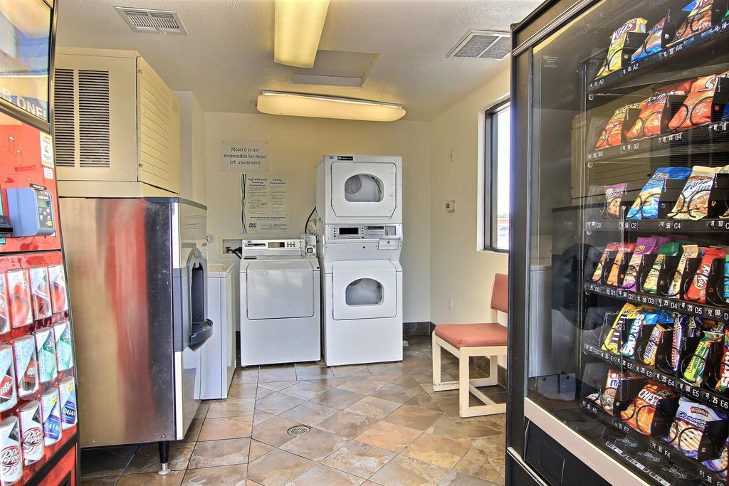 6 Austin, Tx - Downtown Ut Hotel 2*