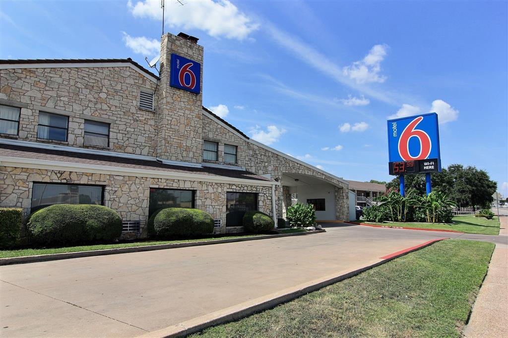 6 Austin, Tx - Downtown Ut 2* Austin