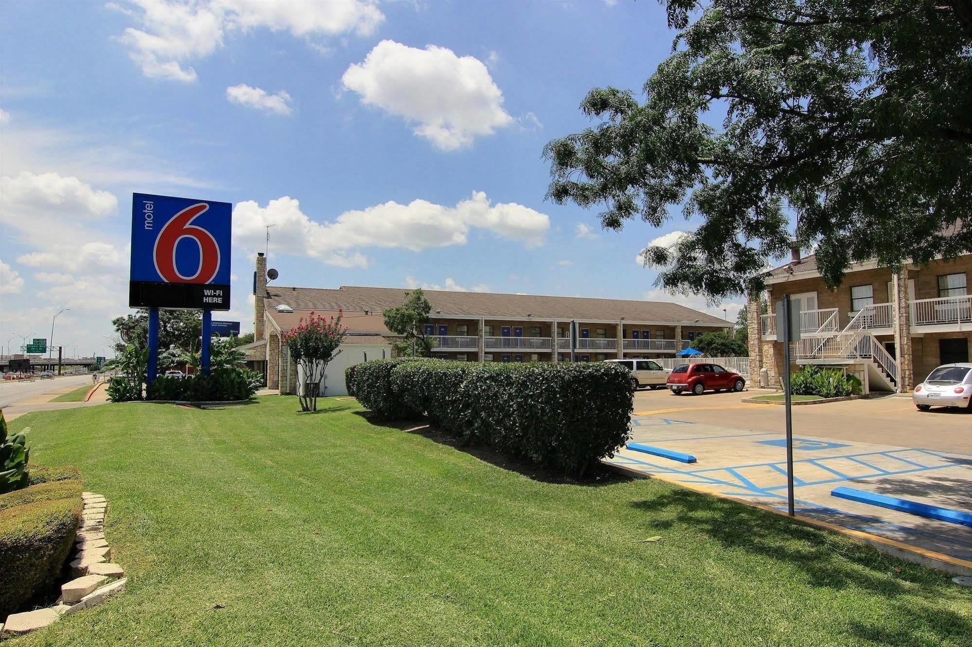 6 Austin, Tx - Downtown Ut Hotel 2*