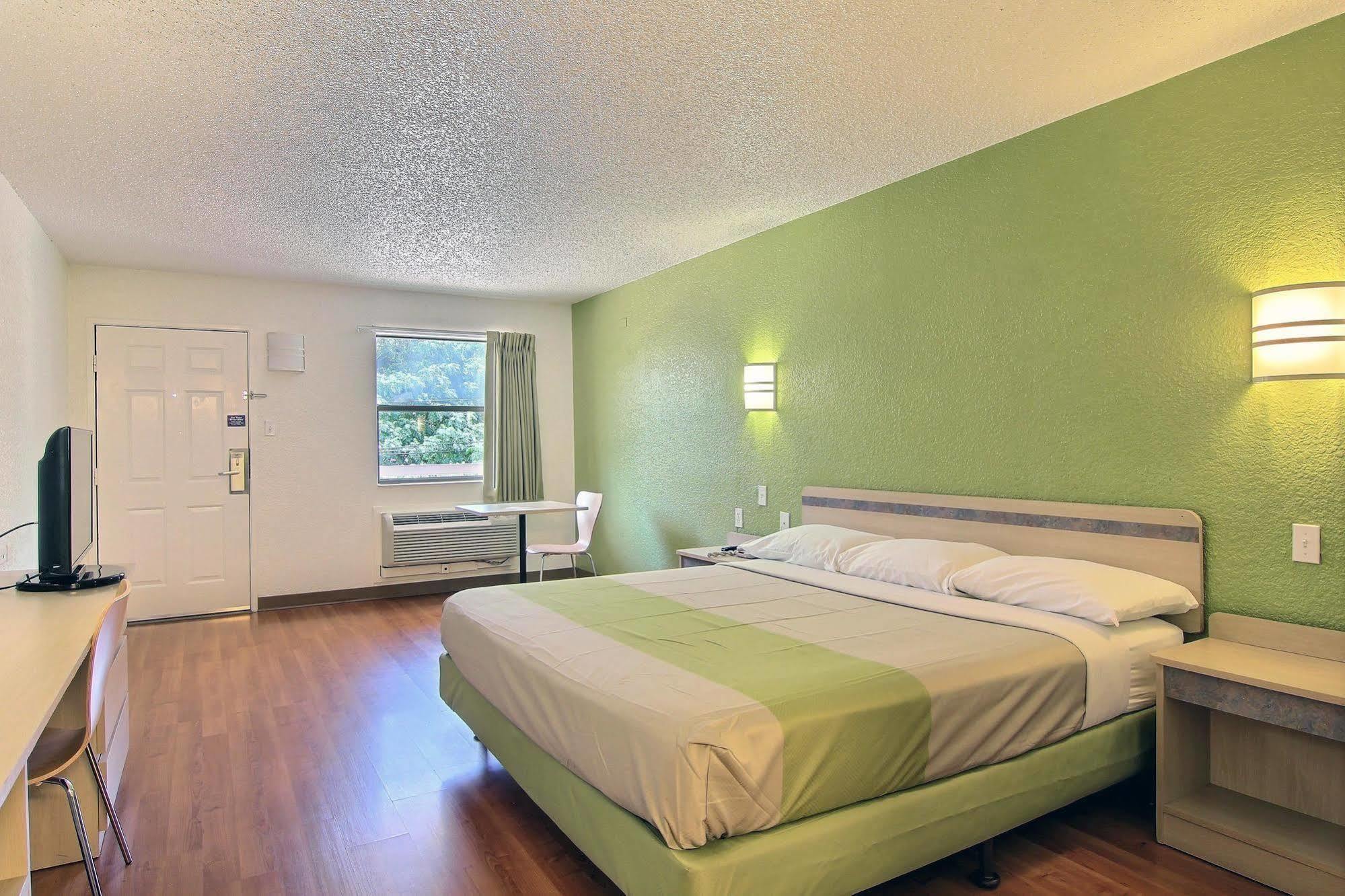 6 Austin, Tx - Downtown Ut Hotel