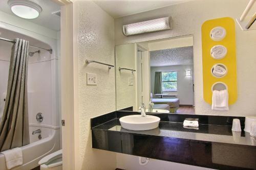 6 Austin, Tx - Downtown Ut 2*