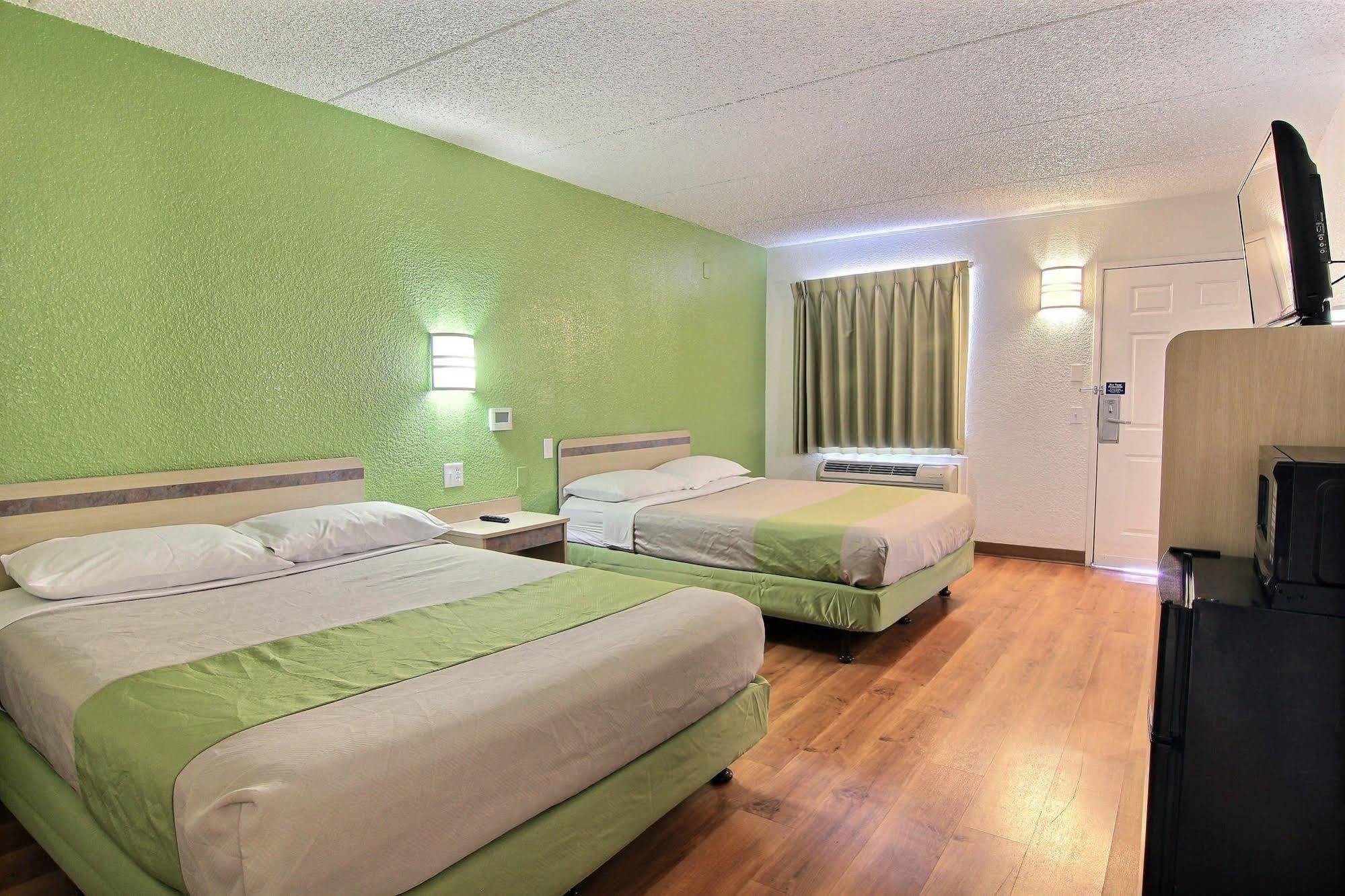 6 Austin, Tx - Downtown Ut Hotel Austin